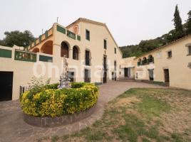 Houses (country house), 2200 m², near bus and train
