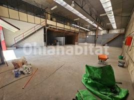 Louer , 534 m²