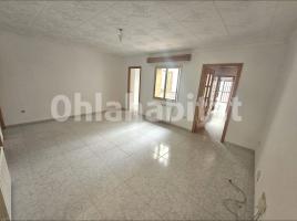Pis, 116 m², prop de bus i tren