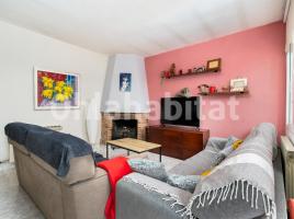 Dúplex, 243 m², cerca de bus y tren
