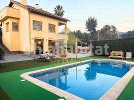 Casa (unifamiliar aislada), 355 m², cerca de bus y tren