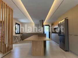 Casa (unifamiliar adossada), 266 m², prop de bus i tren
