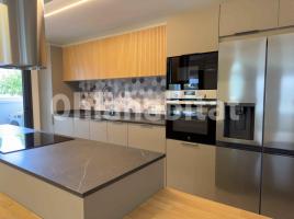 Casa (unifamiliar adossada), 266 m², prop de bus i tren