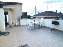 Attic, 85 m², near bus and train, almost new