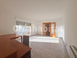 Piso, 120 m², cerca de bus y tren
