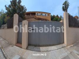 Casa (unifamiliar aislada), 203 m², cerca de bus y tren, seminuevo