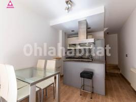 Dúplex, 108 m², près de bus et de train, presque neuf