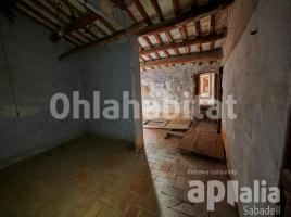  (unifamiliar aïllada), 286 m², près de bus et de train, CENTRE