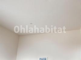 Louer , 420 m²