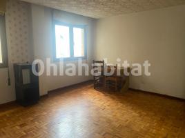 Pis, 89 m², prop de bus i tren