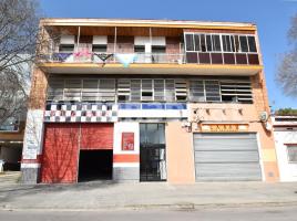 Louer , 1550 m²