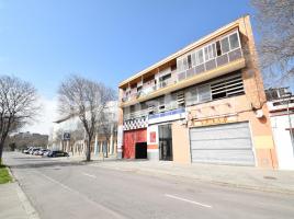 Louer , 1550 m²