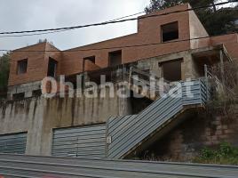 Obra nueva - Casa en, 214 m², cerca de bus y tren