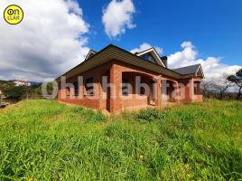 Casa (unifamiliar aislada), 303 m², cerca de bus y tren, seminuevo