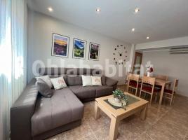 Flat, 95.71 m², near bus and train, almost new