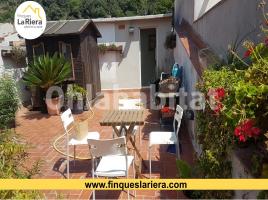 Casa (unifamiliar aislada), 254 m², cerca de bus y tren