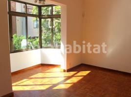 Pis, 99 m², prop de bus i tren