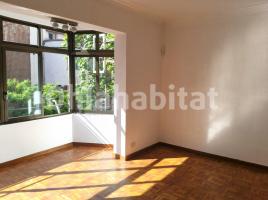 Pis, 99 m², prop de bus i tren