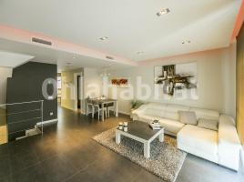 Casa (unifamiliar adosada), 223 m², cerca de bus y tren, seminuevo