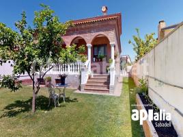 Casa (unifamiliar aïllada), 315 m², prop de bus i tren, seminou