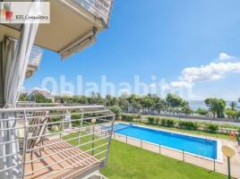 Apartament, 70 m², près de bus et de train, presque neuf