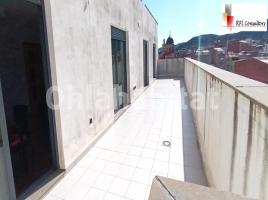 Attic, 96 m², near bus and train, almost new