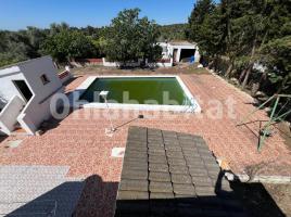Casa (unifamiliar aislada), 338 m², cerca de bus y tren