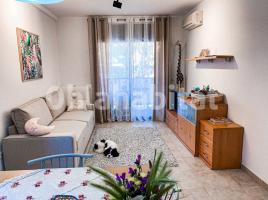 Apartament, 62 m², près de bus et de train, presque neuf