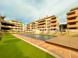 Apartamento, 104 m², cerca de bus y tren, seminuevo