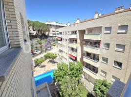 Apartament, 88 m², près de bus et de train, presque neuf, Fenals