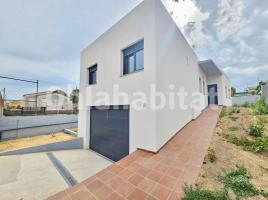 Casa (unifamiliar aïllada), 231.36 m², prop de bus i tren, nou