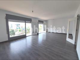 Pis, 96 m², prop de bus i tren