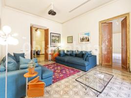 For rent flat, 389 m², near bus and train