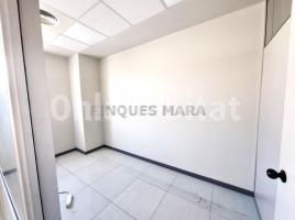 Louer , 374 m², zona industrial