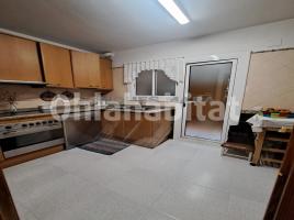 Flat, 85 m², near bus and train, Les roquetes