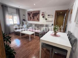 Pis, 72 m², près de bus et de train, molivell