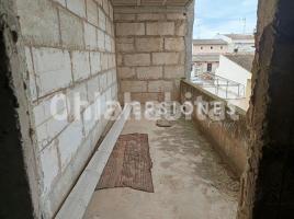 Pis, 147 m², près de bus et de train