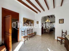 Flat, 200 m², near bus and train