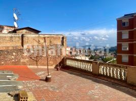 Casa (unifamiliar aislada), 244 m², cerca de bus y tren