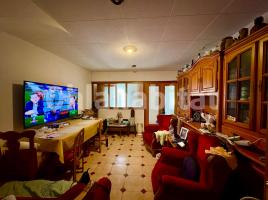 Casa (unifamiliar aislada), 160 m², cerca de bus y tren