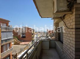 Pis, 184 m², prop de bus i tren