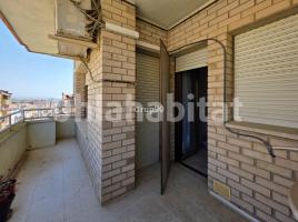 Pis, 184 m², prop de bus i tren
