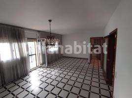Flat, 153 m², near bus and train, GURU GU