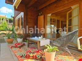 Houses (detached house), 216 m², near bus and train, almost new