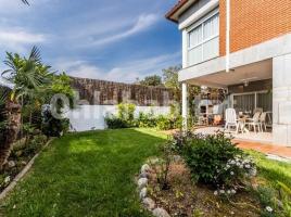 Casa (unifamiliar aislada), 275 m², cerca de bus y tren