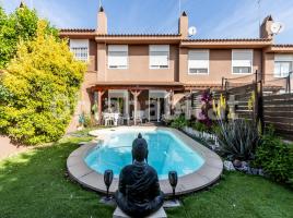 Houses (terraced house), 205 m², near bus and train