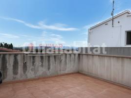  (unifamiliar aïllada), 180 m², près de bus et de train, presque neuf