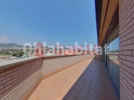 Pis, 72 m², près de bus et de train, presque neuf, Sant Joan Despí