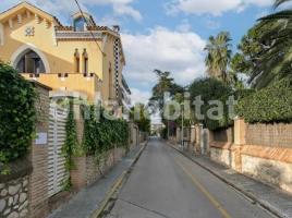 Casa (unifamiliar aislada), 300 m², cerca de bus y tren