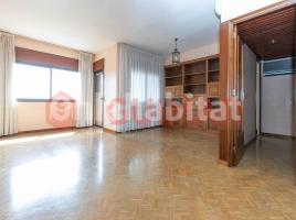 Piso, 98 m², cerca de bus y tren